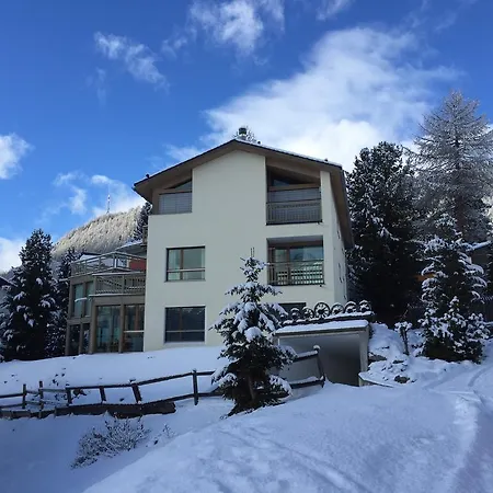 Chesa Guardamunt Apartment *