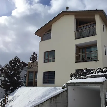 Apartment Chesa Guardamunt *